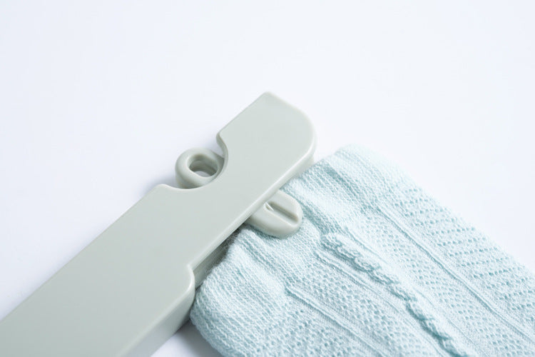 Foldable Travel Hanger – Portable, Space-Saving Clothes Organizer